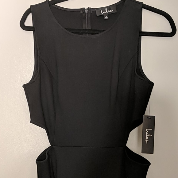 Black Dress - Picture 2 of 4